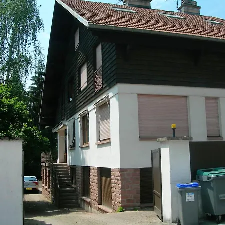 Lägenhet Studio Avec Terrasse Et Wifi A Saint Die Des Vosges *